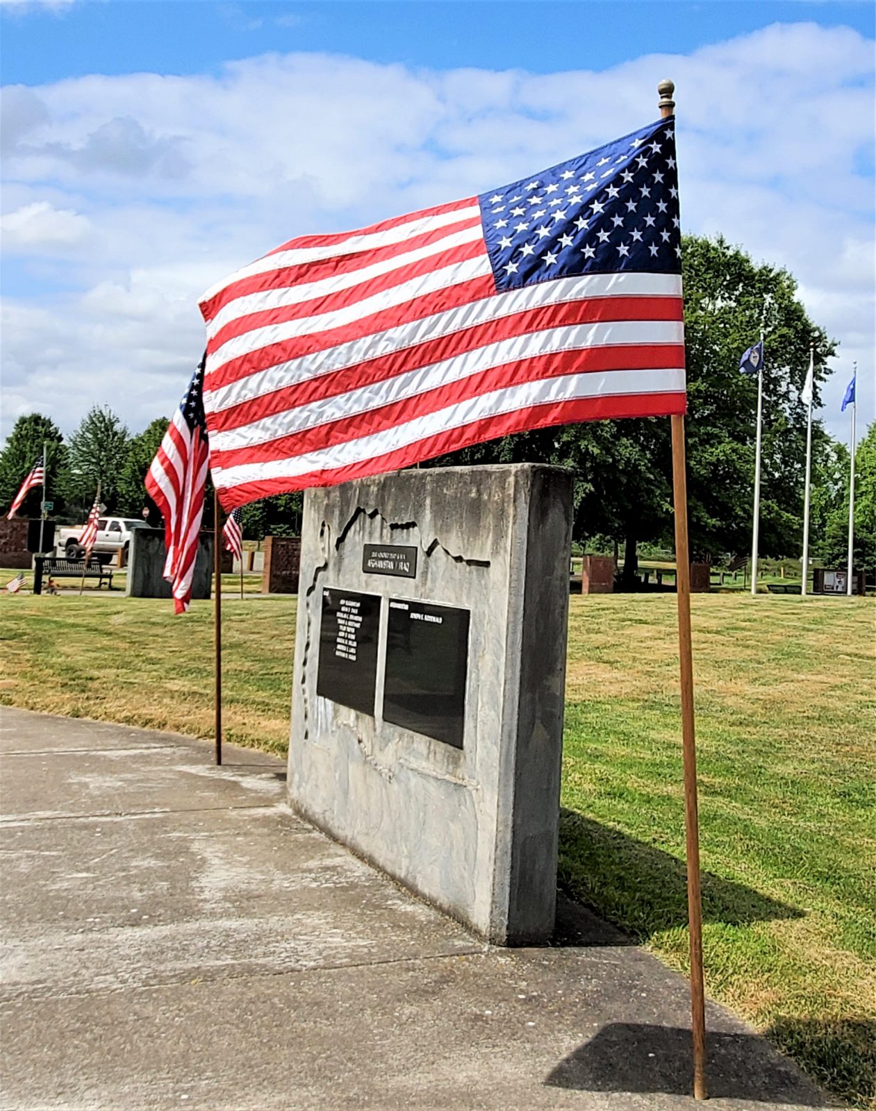 Photo of Linn county Veterans Memorial, Albany, OR by Cathy Webb.
