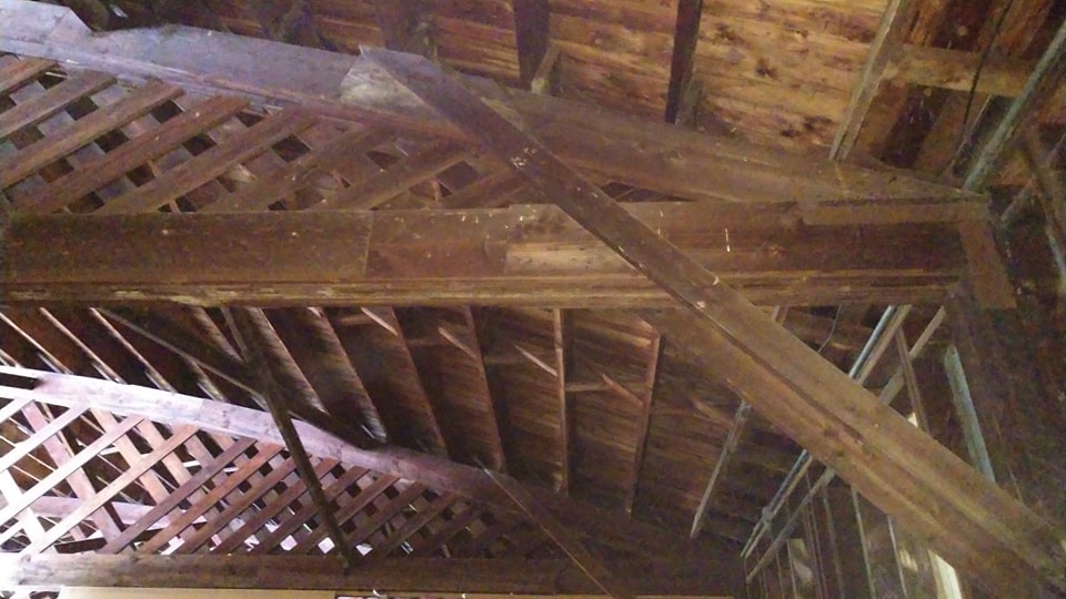 wood structure of the ceiling in the Historic Albany Airport